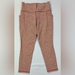 Athleta Salutation Stash tight II textured tight workout leggings size M